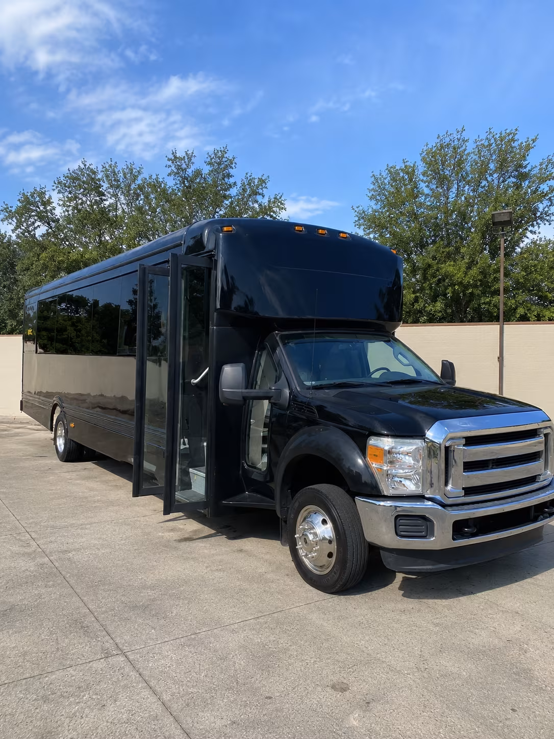 bowie 20 passenger party bus